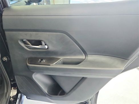 New 2026 Nissan Kicks SR image 39