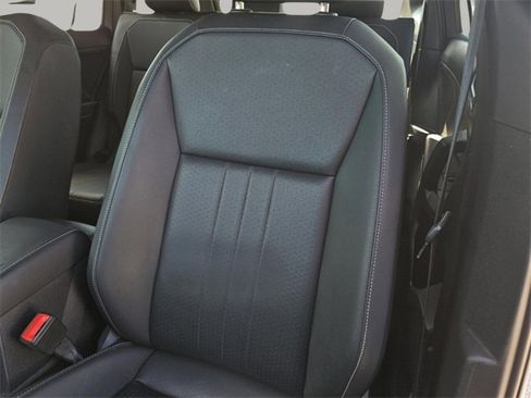 Used 2023 Volkswagen Tiguan SE R-Line image 27