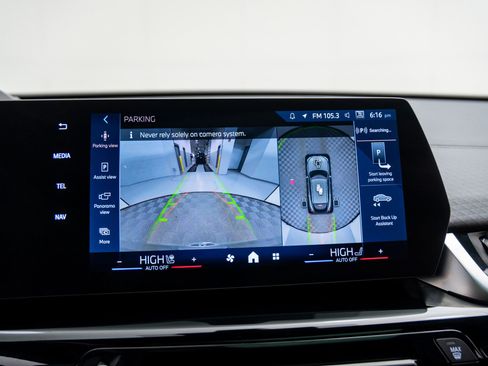 Certified 2025 BMW X2 xDrive28i w/ Premium Package image 24