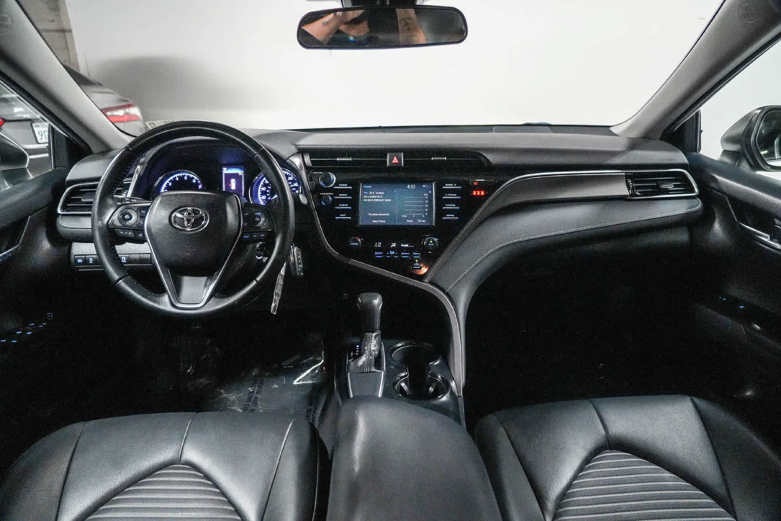 Used 2019 Toyota Camry SE w/ Carpet Mat Package FWD image 13
