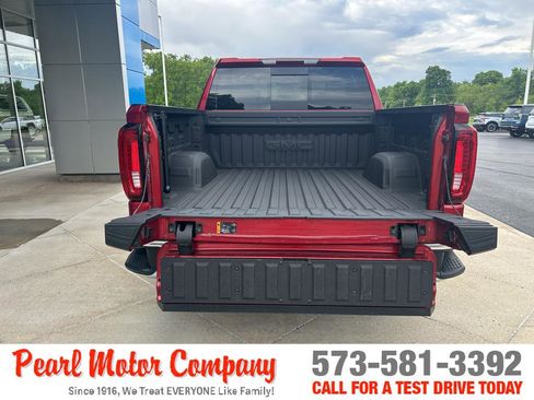 Used 2025 GMC Sierra 1500 SLT w/ SLT Premium Package AWD/4WD image 6