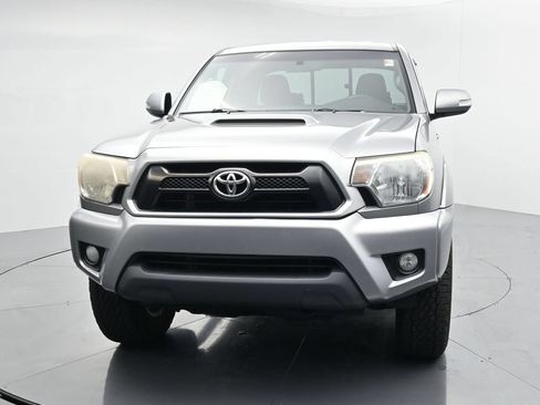 Used 2015 Toyota Tacoma 4x4 Access Cab V6 w/ TRD Sport Package image 3