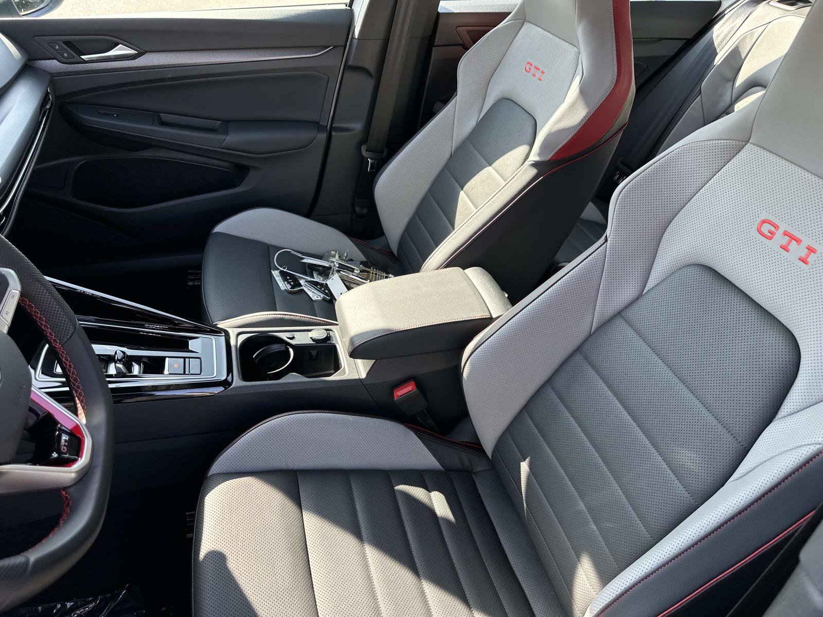 New 2026 Volkswagen GTI SE FWD image 22