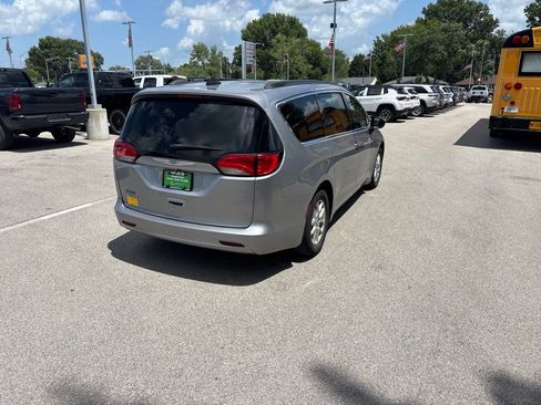 Used 2021 Chrysler Voyager Lxi FWD image 5