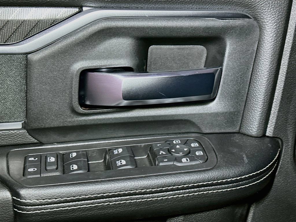 New 2026 RAM 2500 Big Horn AWD/4WD image 13