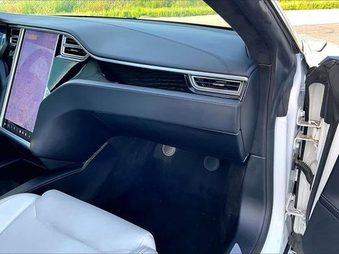 Used 2018 Tesla Model S 75D image 18