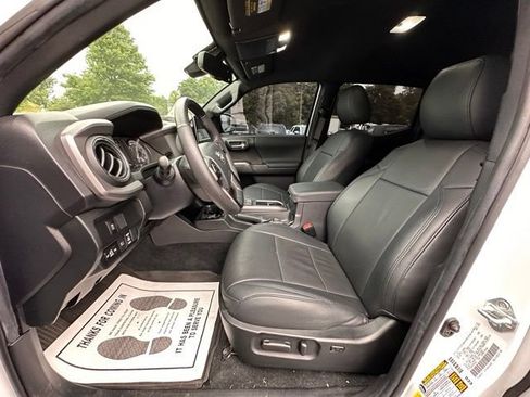 Used 2023 Toyota Tacoma TRD Sport AWD/4WD image 24
