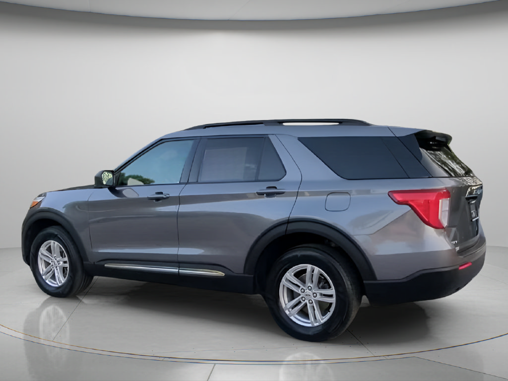 Used 2023 Ford Explorer XLT AWD/4WD image 19