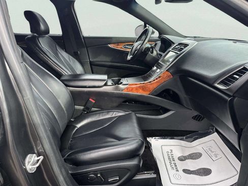 Used 2018 Lincoln MKX Select w/ Select Plus Package image 19