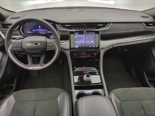 Certified 2023 Jeep Grand Cherokee L Laredo AWD/4WD image 22