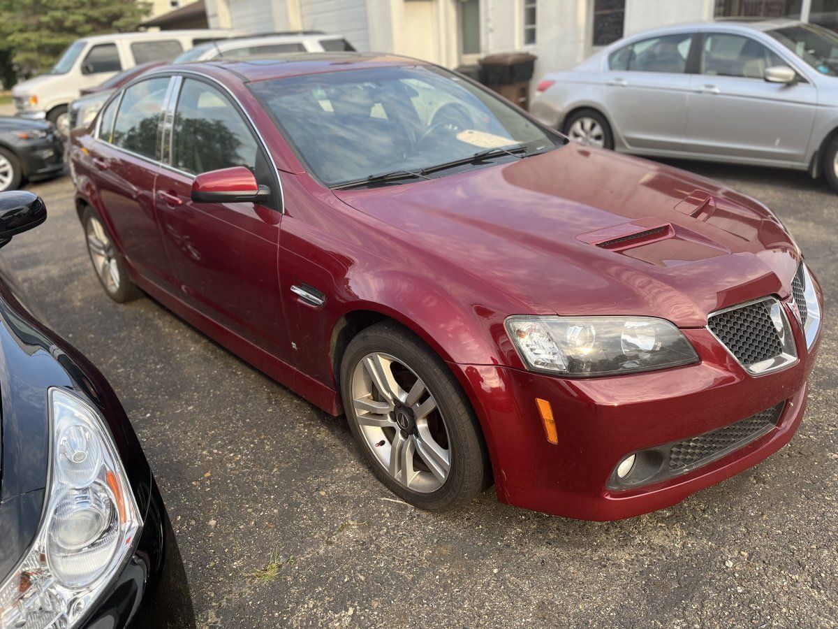 Used 2009 Pontiac G8 w/ Premium Package RWD image 8