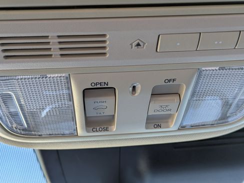 Used 2017 Honda CR-V Touring image 29