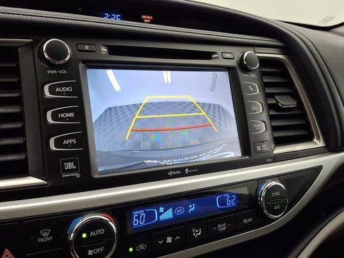 Used 2015 Toyota Highlander Limited AWD/4WD image 7