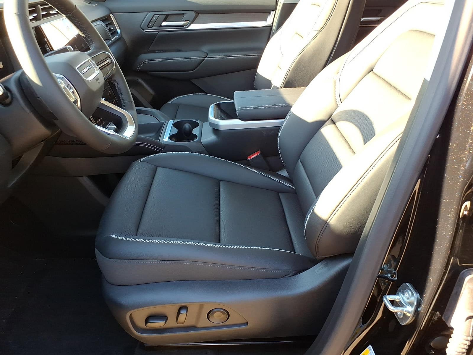 New 2027 GMC Terrain Denali AWD/4WD image 13