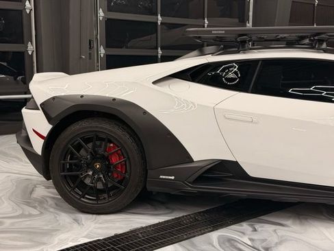 Used 2024 Lamborghini Huracan Sterrato AWD/4WD image 8