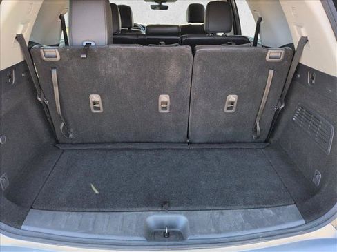 Used 2025 Nissan Pathfinder SL FWD image 6