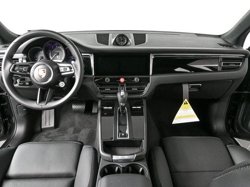 Certified 2026 Porsche Macan image 19