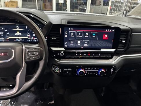 Used 2025 GMC Sierra 1500 SLT image 20