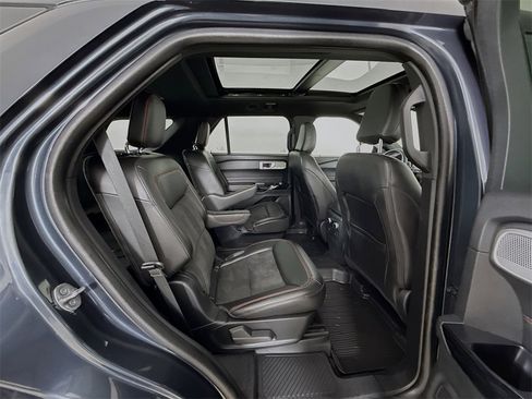 Used 2023 Ford Explorer ST-Line w/ Class IV Trailer Tow Package image 31