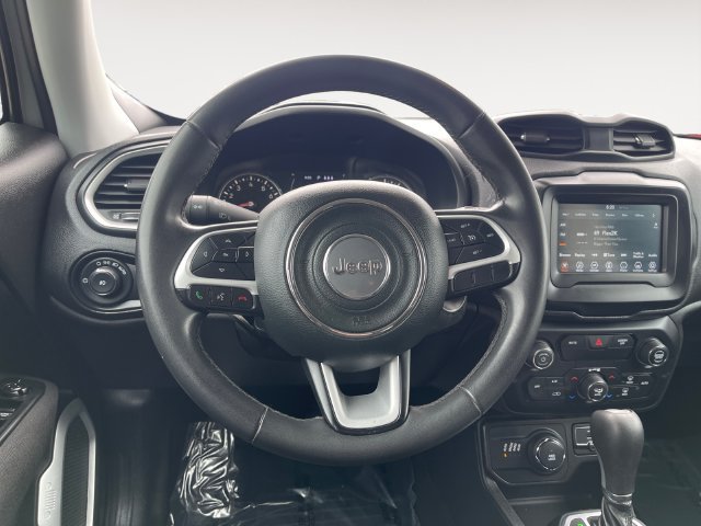 Used 2019 Jeep Renegade Latitude w/ Popular Equipment Group AWD/4WD image 12