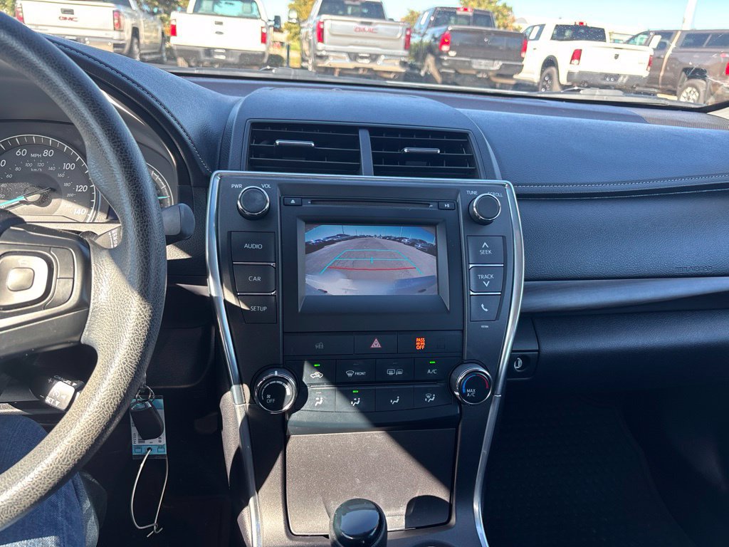 Used 2015 Toyota Camry LE FWD image 11