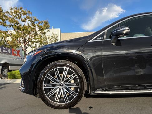Used 2023 Mercedes-Benz EQS 580 4MATIC SUV image 10