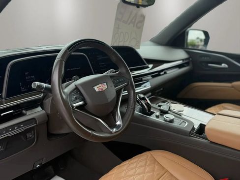Used 2023 Cadillac Escalade Premium Luxury w/ LPO, Floor Liner Package AWD/4WD image 10