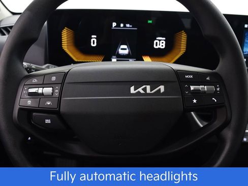 New 2025 Kia K4 LXS image 10