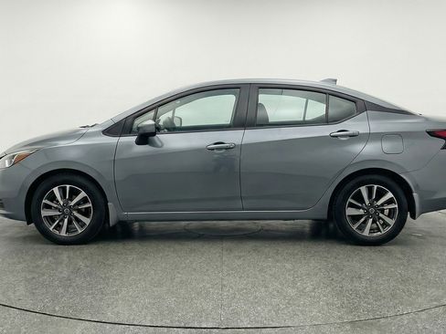 Used 2025 Nissan Versa SV FWD image 5