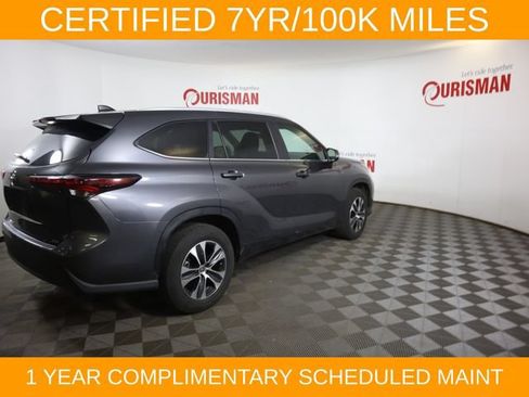 Used 2024 Toyota Highlander XLE FWD image 16