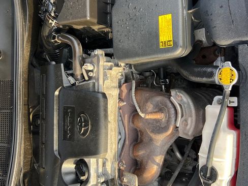 Used 2012 Toyota Camry LE image 42