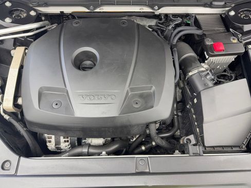 Used 2019 Volvo XC90 T5 Momentum w/ Multimedia Package image 57