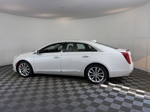 Used 2017 Cadillac XTS Luxury FWD image 4