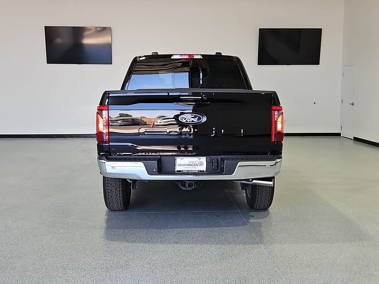 Used 2024 Ford F150 XLT w/ Equipment Group 302A MID AWD/4WD image 7