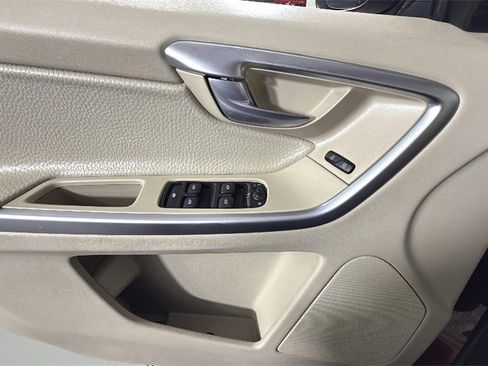 Used 2010 Volvo XC60 T6 image 25
