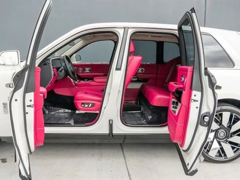 Used 2025 Rolls-Royce Cullinan image 10