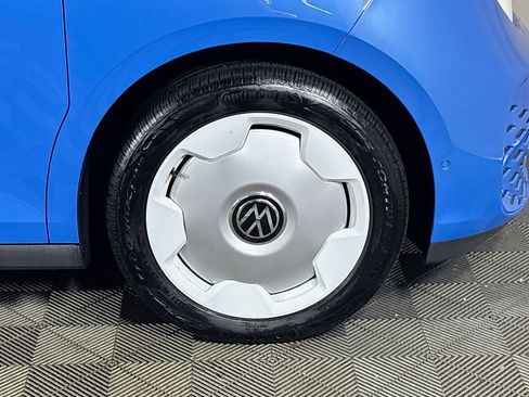 Certified 2025 Volkswagen ID. Buzz 1st Edition RWD image 24