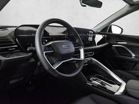 Certified 2025 Audi Q5 Premium w/ Convenience Package AWD/4WD image 10