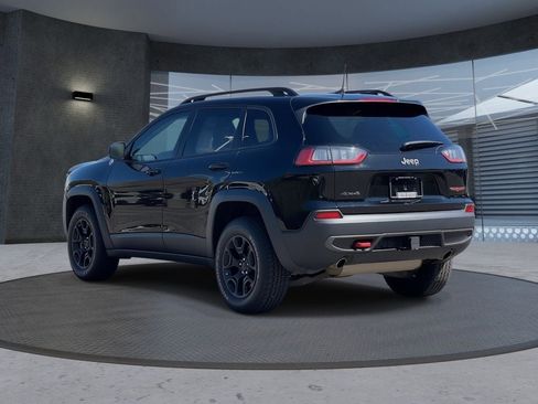 Used 2022 Jeep Cherokee Trailhawk w/ Premium Leather Package AWD/4WD image 3