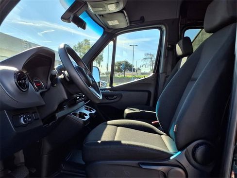 Used 2024 Mercedes-Benz Sprinter 2500 image 11