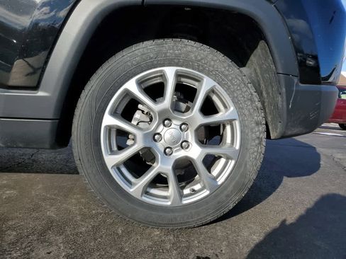 Used 2022 Jeep Compass Latitude w/ Sun and Sound Group image 9