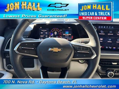 Used 2025 Chevrolet Suburban Premier image 27