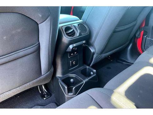 Used 2023 Jeep Gladiator Overland AWD/4WD image 34