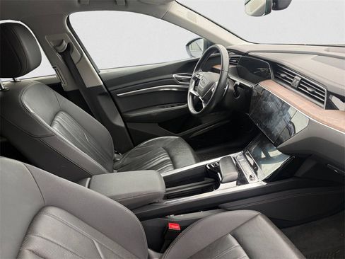 Used 2019 Audi e-tron Premium Plus image 13