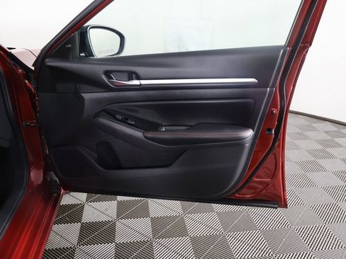 Used 2024 Nissan Altima 2.5 SR image 20