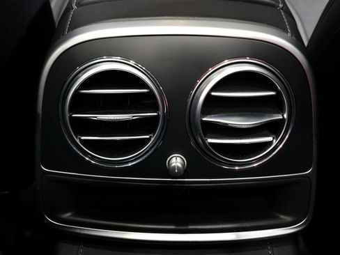 Used 2019 Mercedes-Benz S 560 Cabriolet w/ AMG Line Exterior image 30