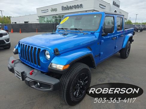 Certified 2022 Jeep Gladiator Sport AWD/4WD image 1