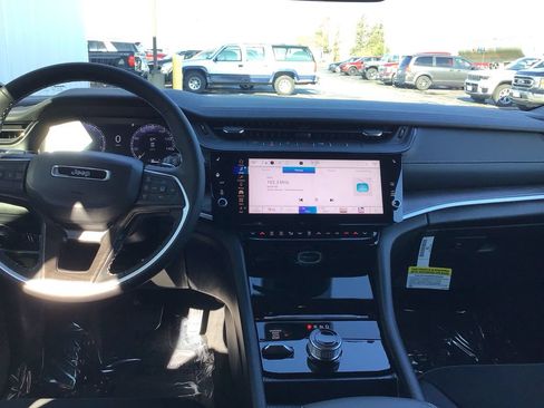 New 2026 Jeep Grand Cherokee Altitude AWD/4WD image 22