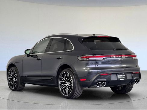 Certified 2025 Porsche Macan AWD/4WD image 3