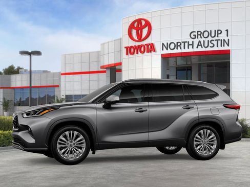 New 2026 Toyota Highlander Platinum AWD/4WD image 3